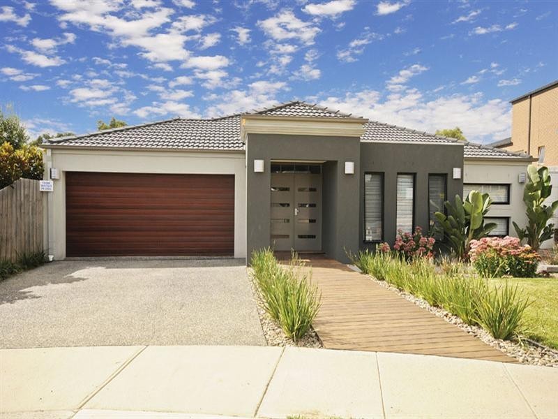 43 Tudor Drive, Mooroolbark VIC 3138