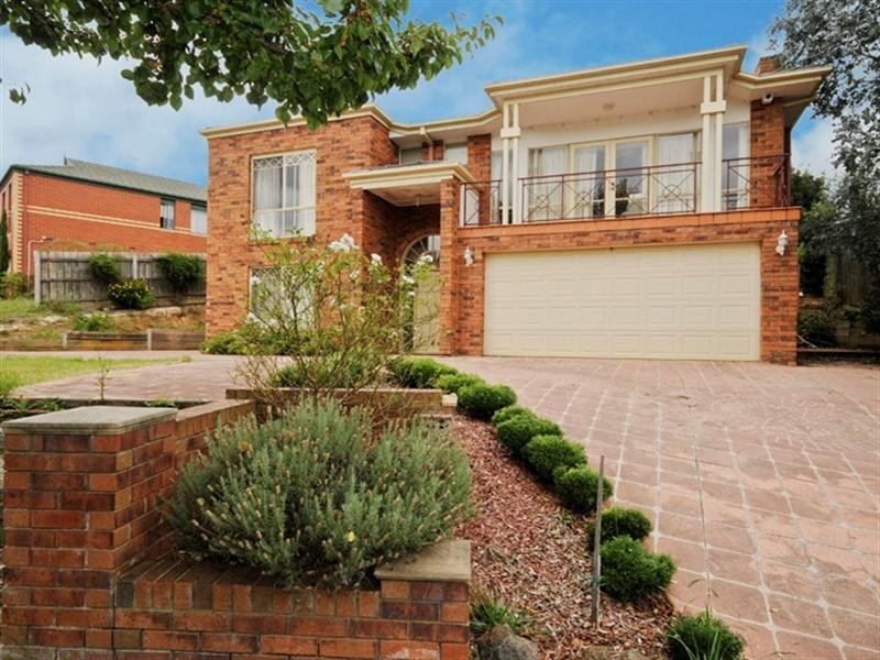 17 Little Chipping Drive, Chirnside Park VIC 3116