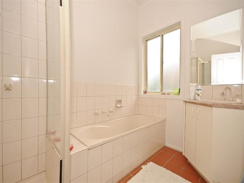 17 Little Chipping Drive, Chirnside Park VIC 3116