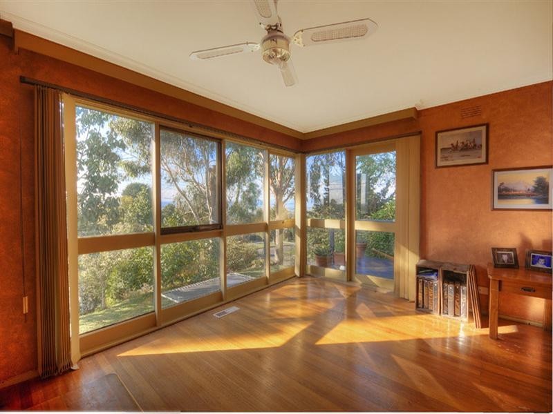 6 Saddleback Ridge, Chirnside Park VIC 3116