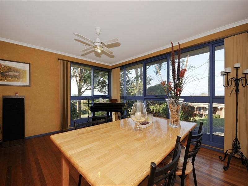 6 Saddleback Ridge, Chirnside Park VIC 3116