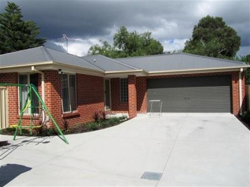 16A Swinburne Avenue, Mooroolbark VIC 3138