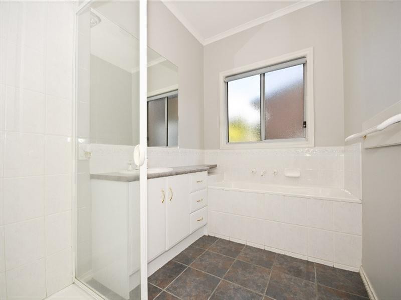 13 Alpine Boulevard, Launching Place VIC 3139