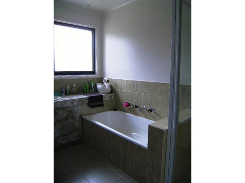 11 Bowen Road, Lilydale VIC 3140