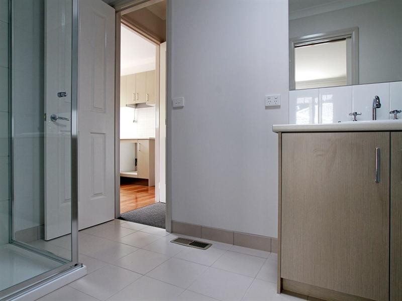 Unit 3, 98-100 Maroondah Hwy., Healesville VIC 3777