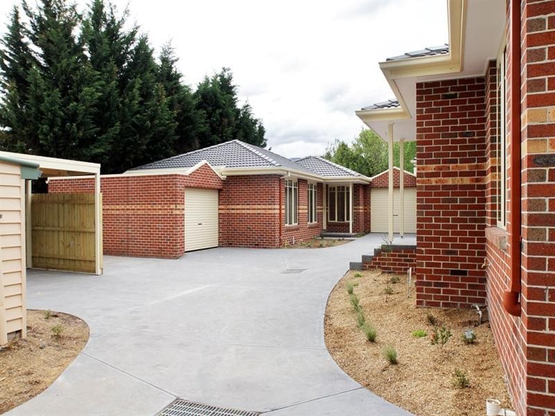 Unit 3, 98-100 Maroondah Hwy., Healesville VIC 3777