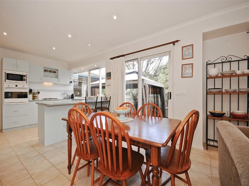 14 Yarraridge Drive, Chirnside Park VIC 3116
