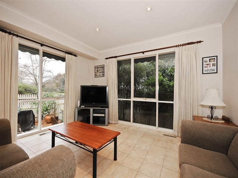 14 Yarraridge Drive, Chirnside Park VIC 3116