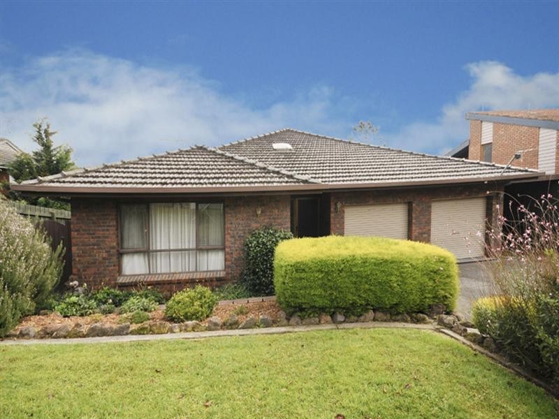 48 Crown Point Ridge, Chirnside Park VIC 3116