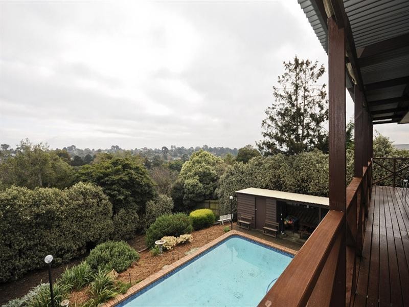 48 Crown Point Ridge, Chirnside Park VIC 3116