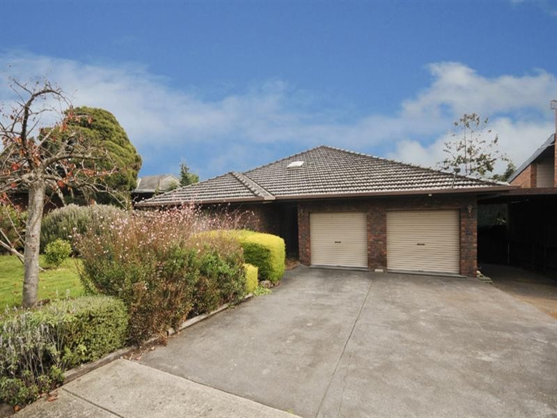 48 Crown Point Ridge, Chirnside Park VIC 3116