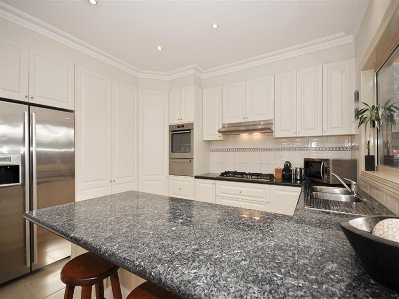 6 Chateau Close, Croydon VIC 3136