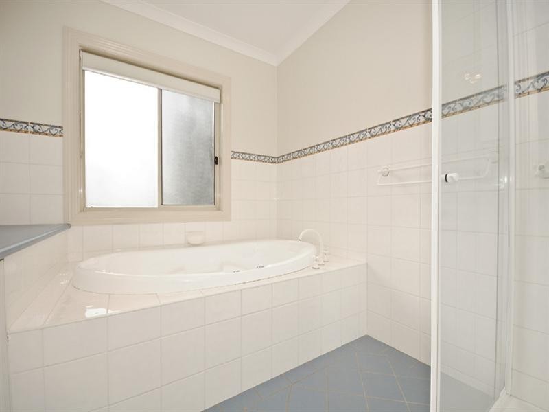 6 Chateau Close, Croydon VIC 3136