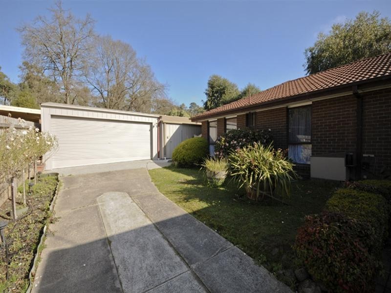 8 Ducol Court, Seville VIC 3139