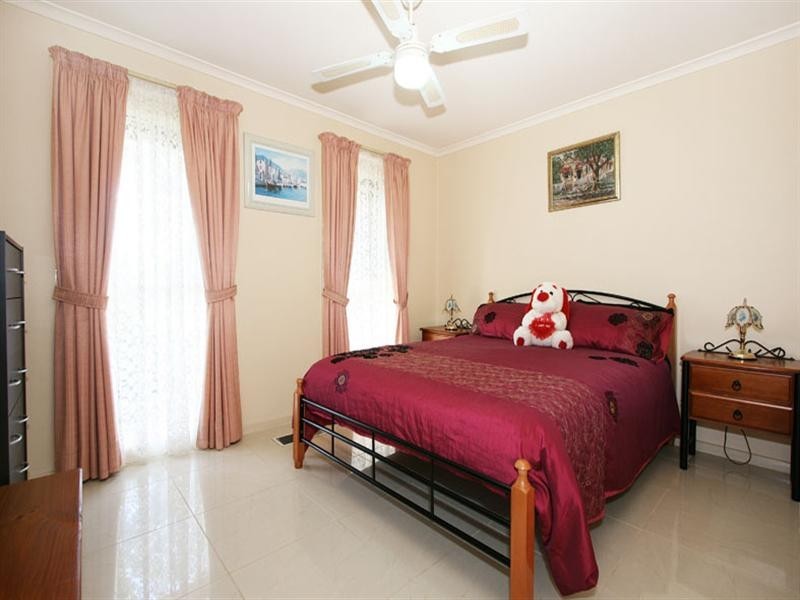 2 Crown Point, Chirnside Park VIC 3116