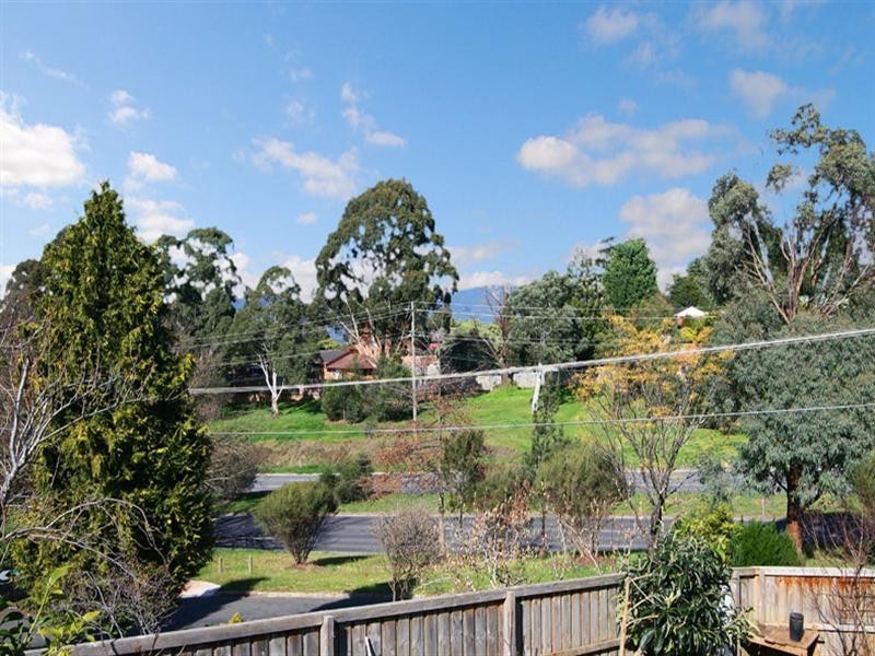 2 Crown Point, Chirnside Park VIC 3116