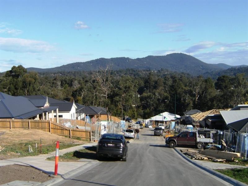 8 Grand View Grove, Lilydale VIC 3140