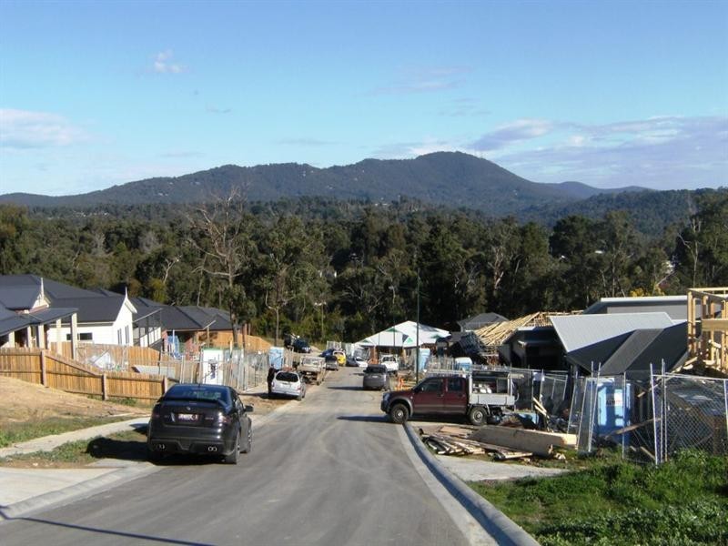 8 Grand View Grove, Lilydale VIC 3140