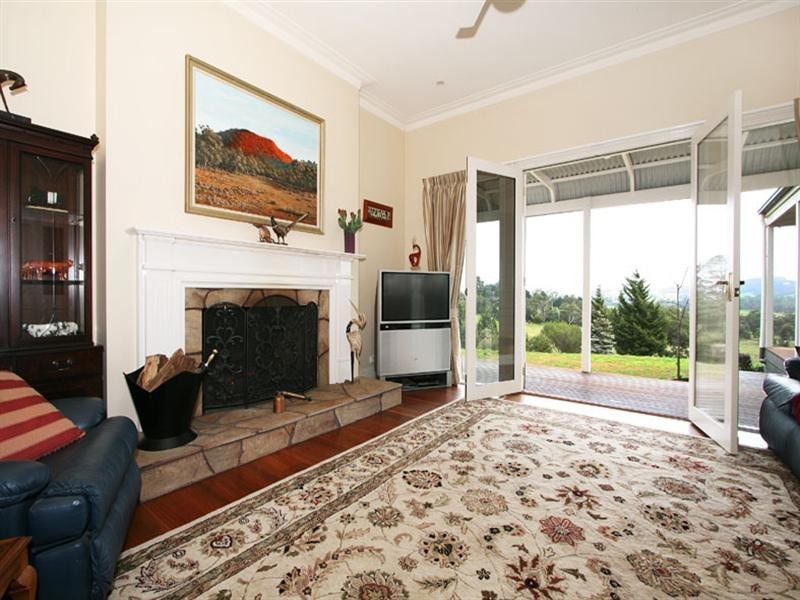 49 Pine Avenue, Healesville VIC 3777