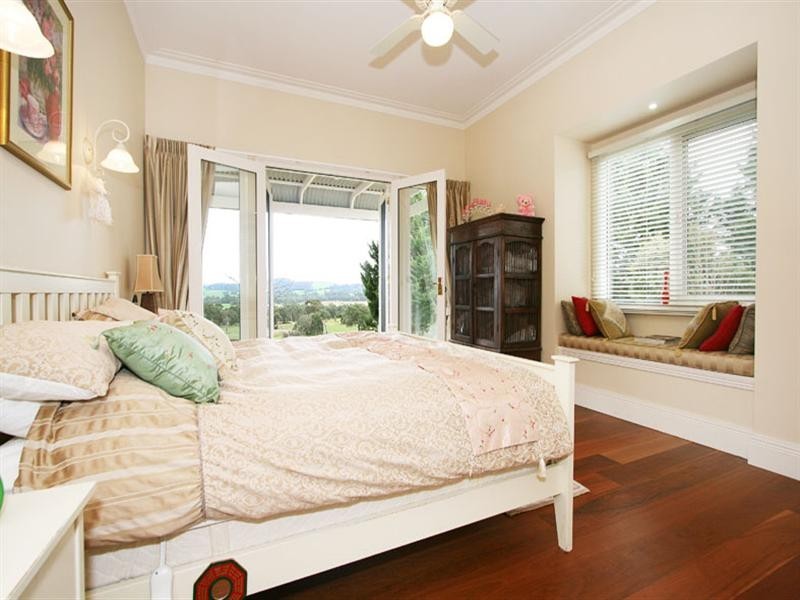 49 Pine Avenue, Healesville VIC 3777