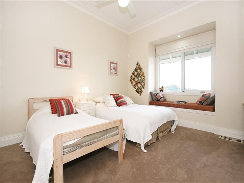 49 Pine Avenue, Healesville VIC 3777