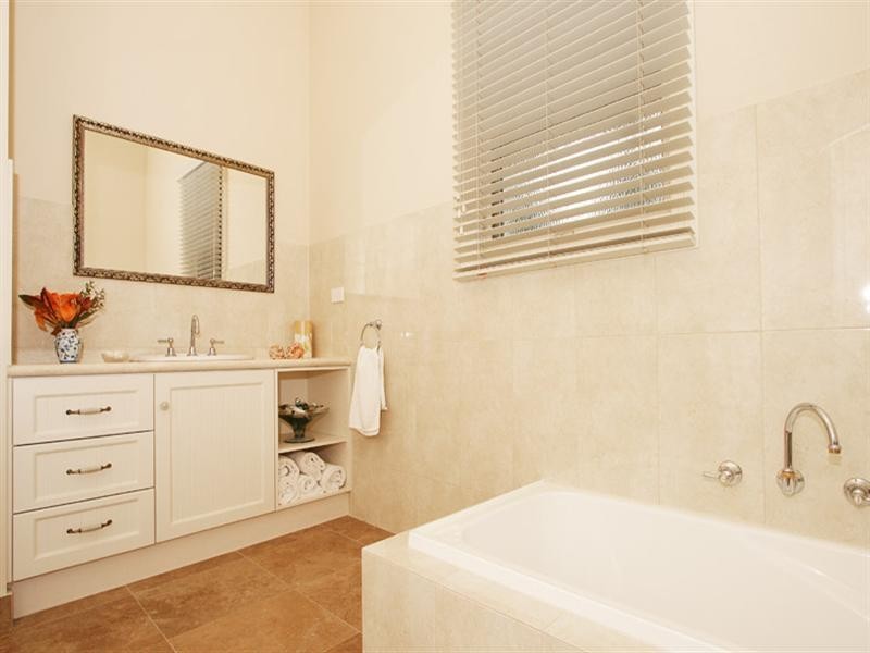 49 Pine Avenue, Healesville VIC 3777