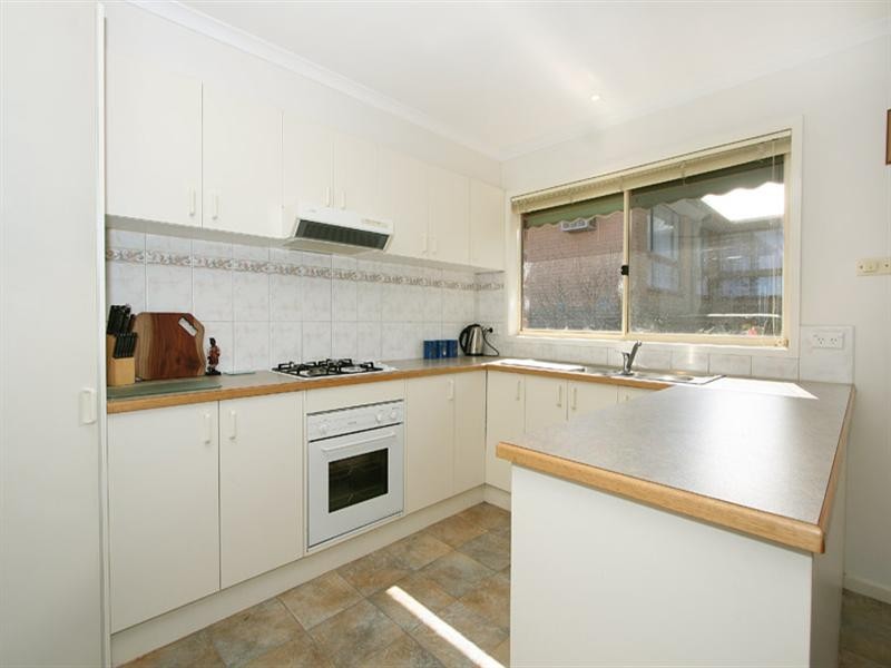 Unit 2, 12 Edward Road, Chirnside Park VIC 3116