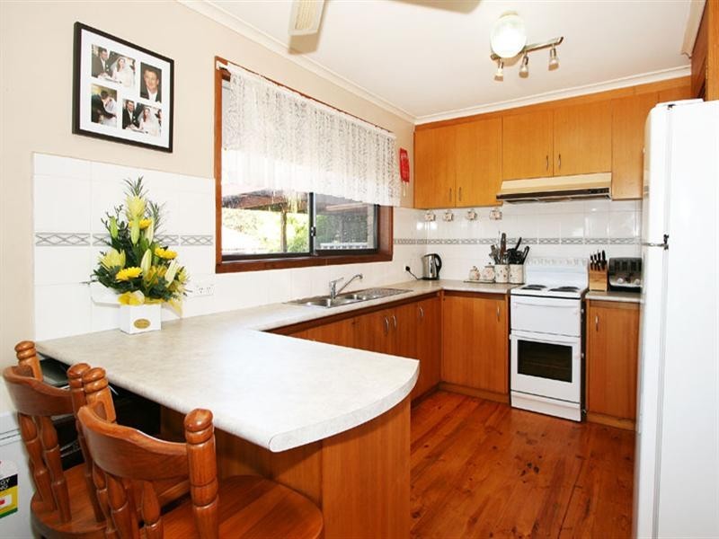 21 Penola Drive, Seville VIC 3139