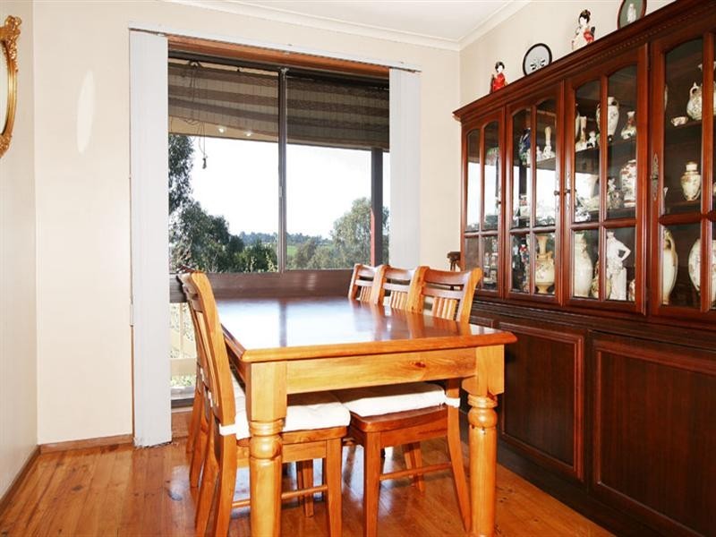 21 Penola Drive, Seville VIC 3139