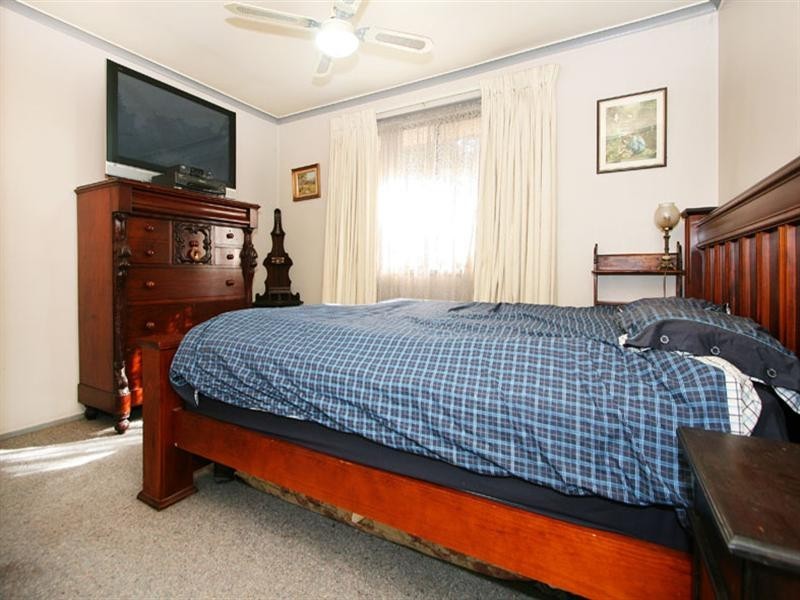 21 Penola Drive, Seville VIC 3139