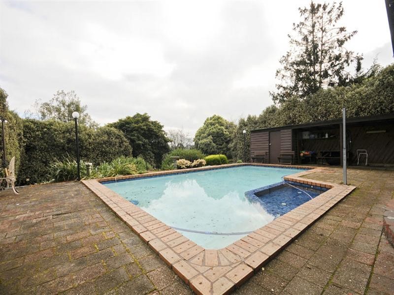 48 Crown Point Ridge, Chirnside Park VIC 3116