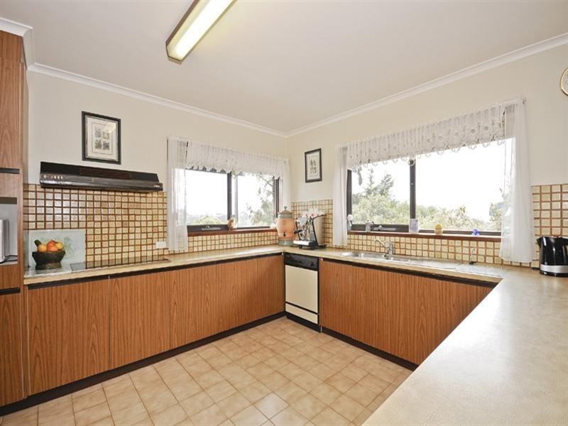 48 Crown Point Ridge, Chirnside Park VIC 3116