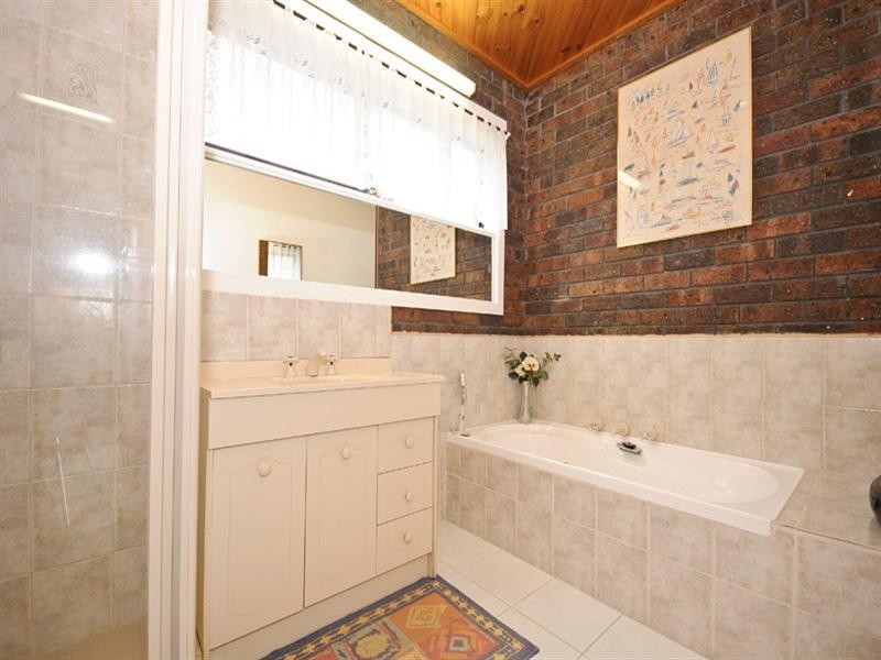 48 Crown Point Ridge, Chirnside Park VIC 3116