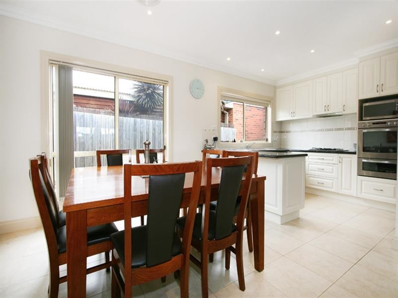 7 Kensington Place, Mooroolbark VIC 3138