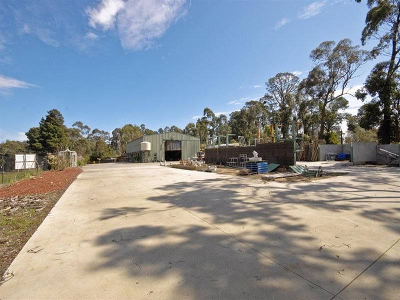 1995 WARBURTON Highway, Launching Place VIC 3139