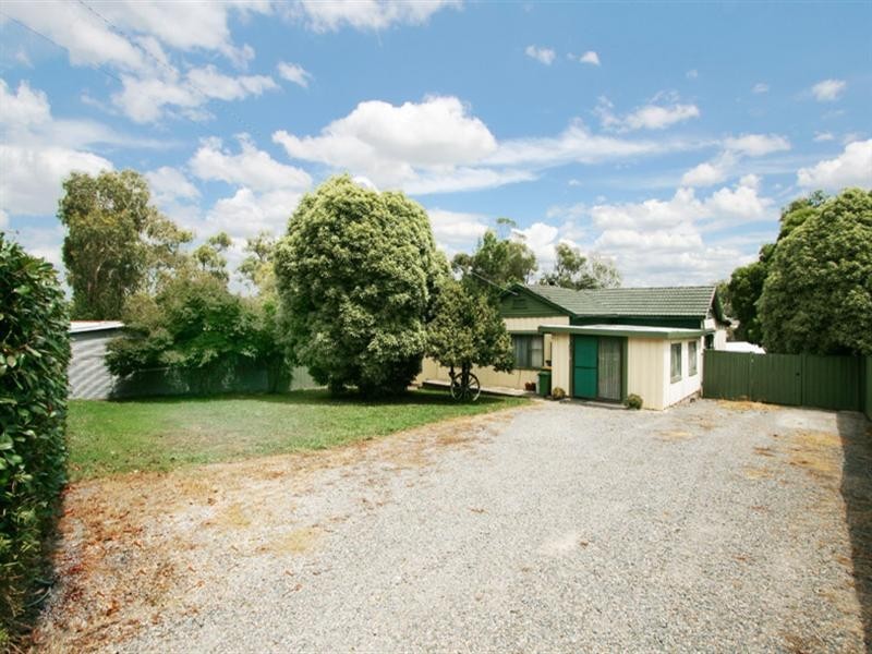 18 Carter Street, Launching Place VIC 3139