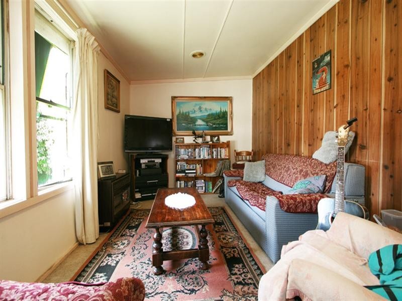 18 Carter Street, Launching Place VIC 3139