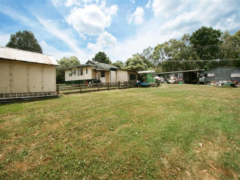 18 Carter Street, Launching Place VIC 3139