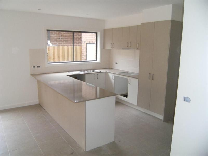 3 Leonard Road, Kilsyth VIC 3137