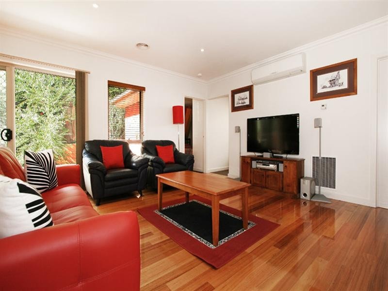 4/11 Peden Street, Chirnside Park VIC 3116