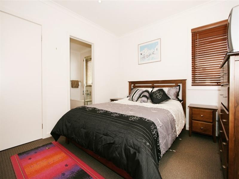 4/11 Peden Street, Chirnside Park VIC 3116