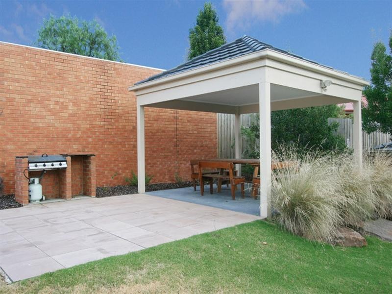 4/11 Peden Street, Chirnside Park VIC 3116