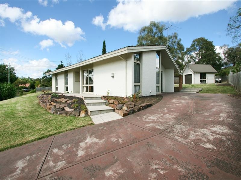 49 Kingswood Drive, Chirnside Park VIC 3116