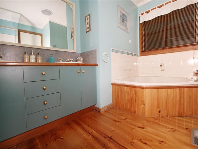 103 Walker Road, Seville VIC 3139