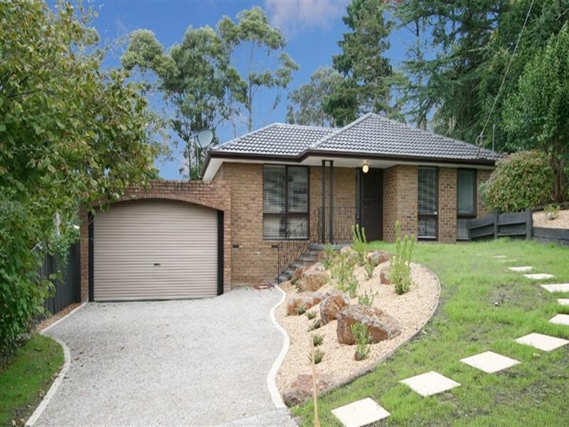 49 Rolling Hills Road, Chirnside Park VIC 3116