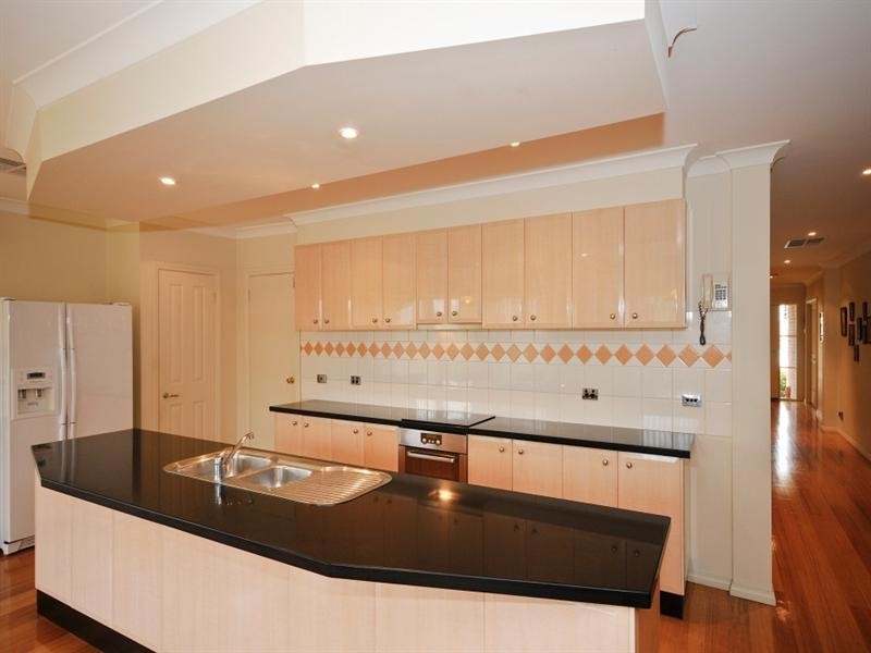 8 Regency Rise, Chirnside Park VIC 3116