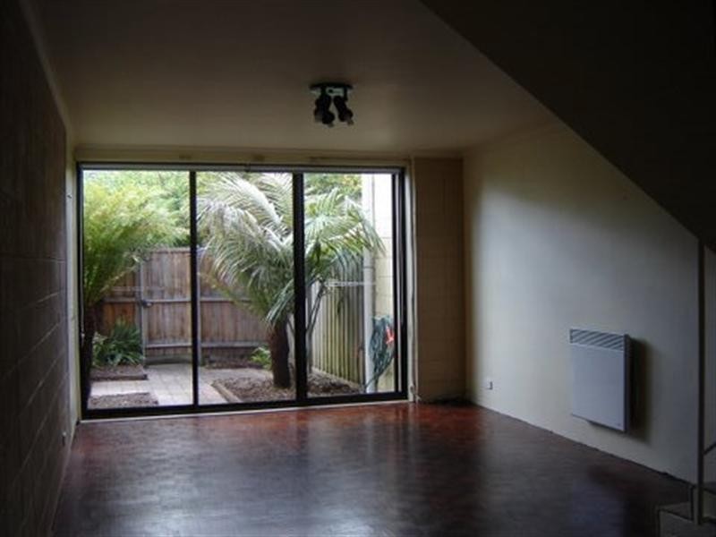 4/1 Garden Street, Kilsyth VIC 3137