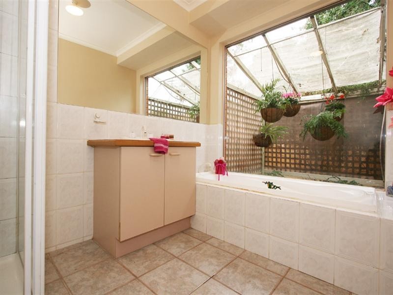 8 West Link, Chirnside Park VIC 3116