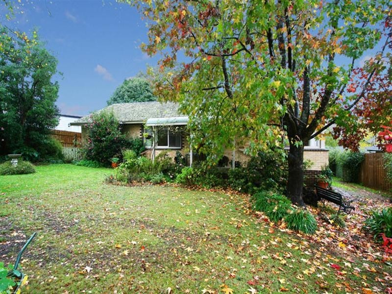 16 Grantully Street, Mount Evelyn VIC 3796