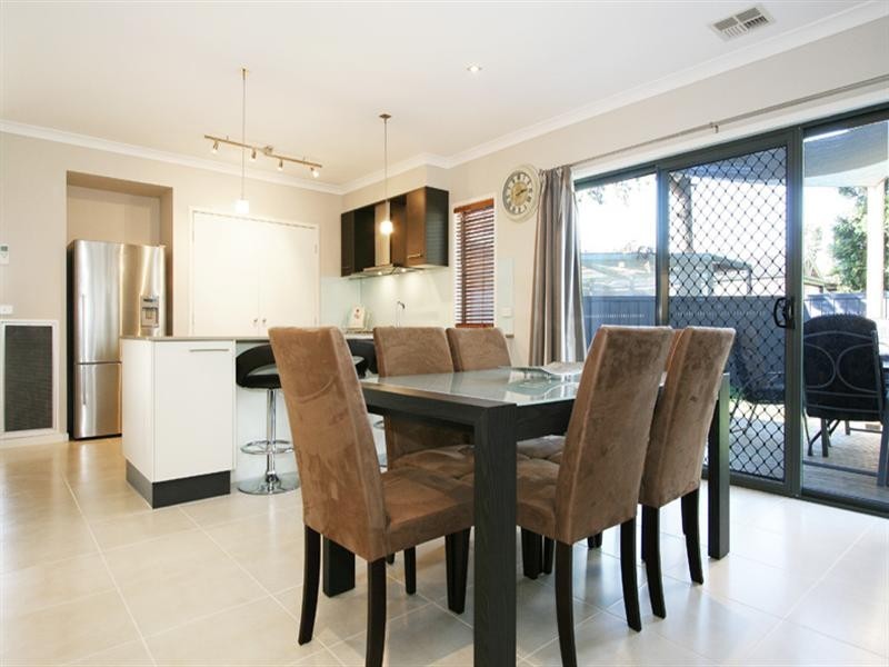 1/137 Switchback Road, Chirnside Park VIC 3116